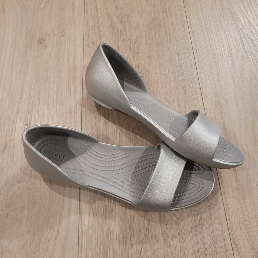 CROCS Women's Silver D'Orsay Flats Size 7 Summer Sandals Shoes Open Toe Ballet